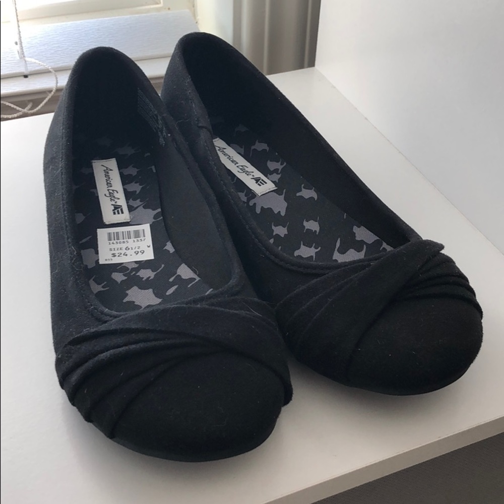 American Eagle black flats